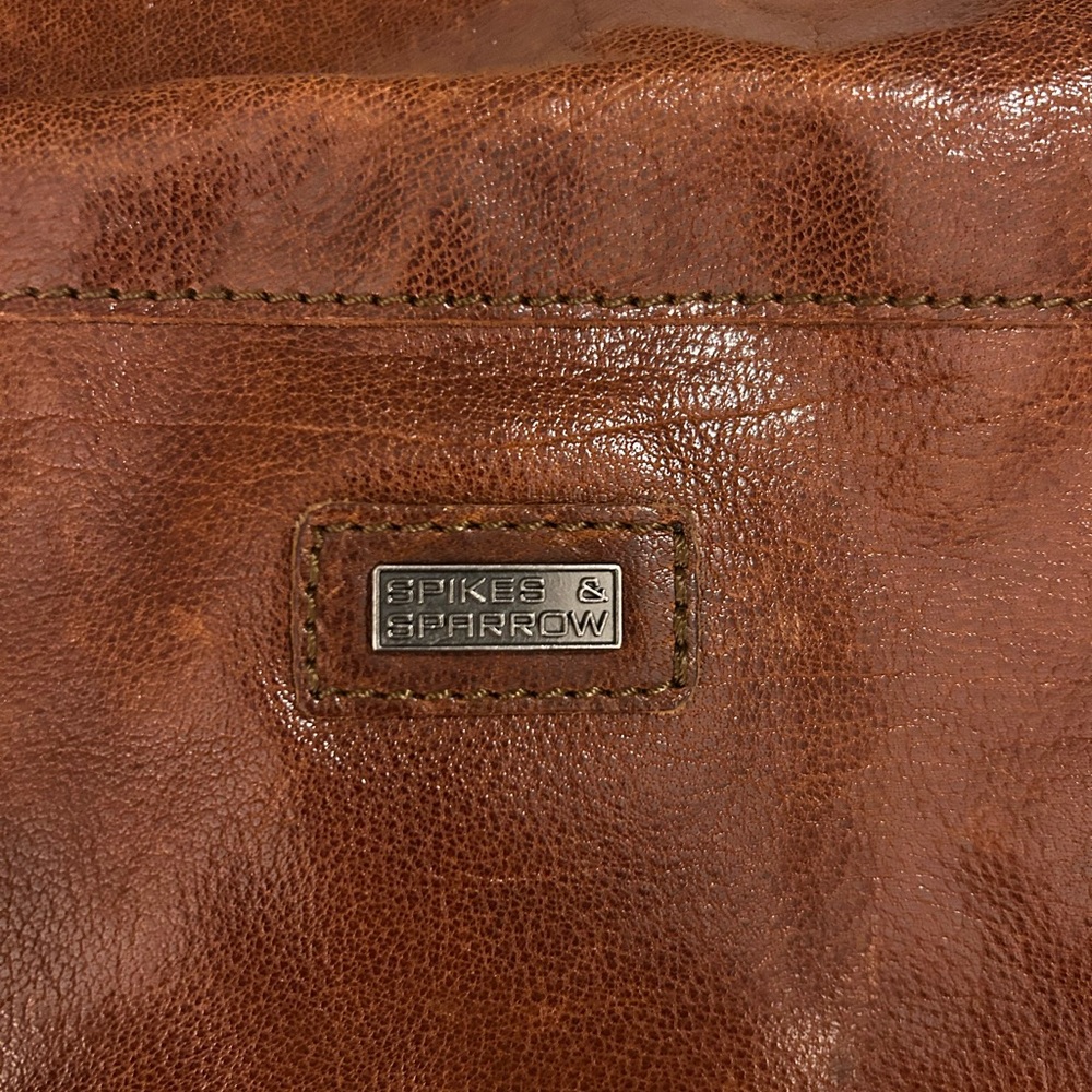 Brown Shoulder Bag with Leather Material and Structured Design - Picture 3 of 13